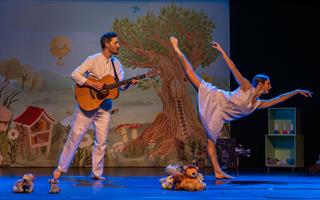 Deux comédiens sur scène