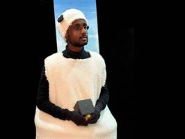 Une fée et un mouton