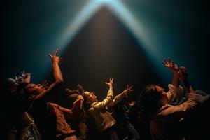 L’euphorie contagieuse de la Shechter II dans un ballet digne d’un clu