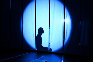 Un voyage immersif entre théâtre, musique live et images animées : Cha