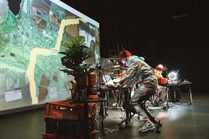 Spy Girls nous plonge dans l’univers sombre de trois hackeuses anonyme