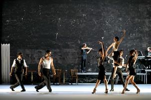 Ce spectacle, composé de chansons et écrits éparses - comme autant de 