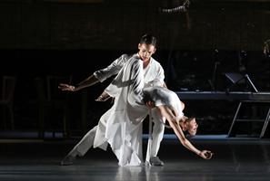 Ce spectacle, composé de chansons et écrits éparses - comme autant de 