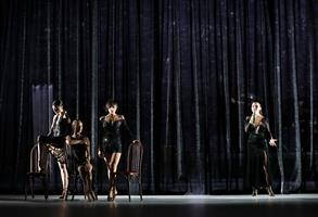 Ce spectacle, composé de chansons et écrits éparses - comme autant de 