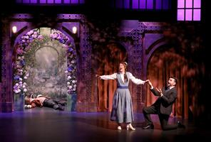 La comédie musicale de Broadway, récompensée de 4 Tony Awards (dont ce