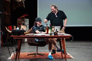 Ce spectacle hybride et troublant va à la rencontre de jeunes toreros 