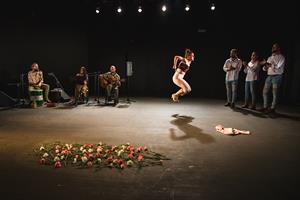 Pour ce spectacle qui a les vertus transformatrices du voyage, La Chac