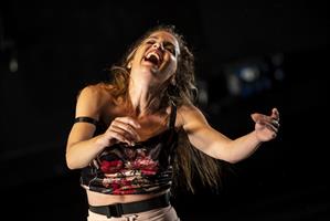 Pour ce spectacle qui a les vertus transformatrices du voyage, La Chac