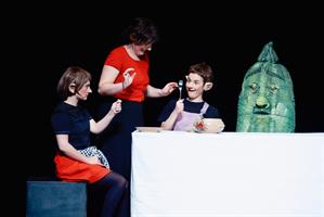 Sinon on te mange ! raconte une famille d’ogres. Père, mère, fils et f