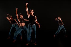 Dans un double programme flamboyant, le Festival Paris l’été célèbre l