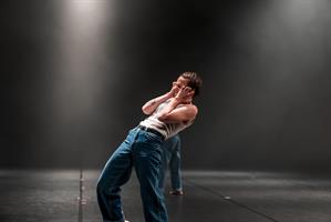 Dans un double programme flamboyant, le Festival Paris l’été célèbre l