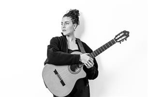 Voix libre et engagée, Souad Massi revient sur scène avec un nouvel al