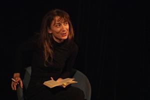 Deux femmes qui lisent