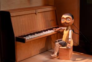Une marionette en bois