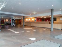 Rénové et inauguré en 2008, le Théâtre Coluche dispose d’une salle de 