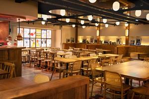 Un Centre National d’Art et EssaiLe Lucernaire Forum a été créé en