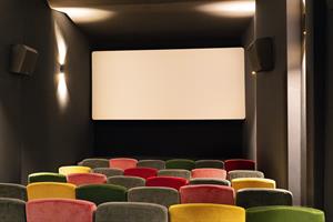 Un Centre National d’Art et EssaiLe Lucernaire Forum a été créé en