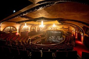 Un lieu mythiqueSitué juste aux pieds du quartier de Montmartre, l