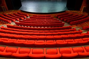 Ancré en plein coeur de Noisy-le-Grand, l’Espace Michel-Simon est l’un