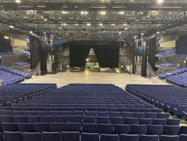 En 1960 à son ouverture, le Palais des Sports est une prouesse archite