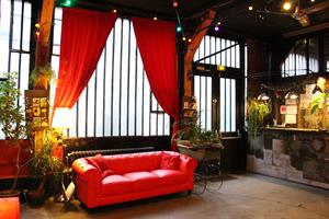 PrésentationSitué au coeur du 11e arrondissement de Paris, A La Fo