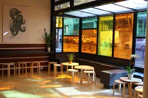 Accueil du publicLe théâtre Dunois est un théâtre de 128 places as