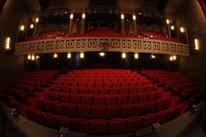 Historique du lieuL’histoire du théâtre de la Tour Eiffel est reli