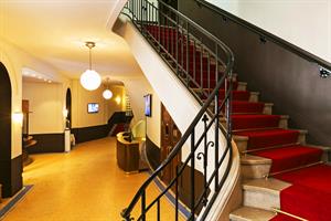 Historique du lieuL’histoire du théâtre de la Tour Eiffel est reli