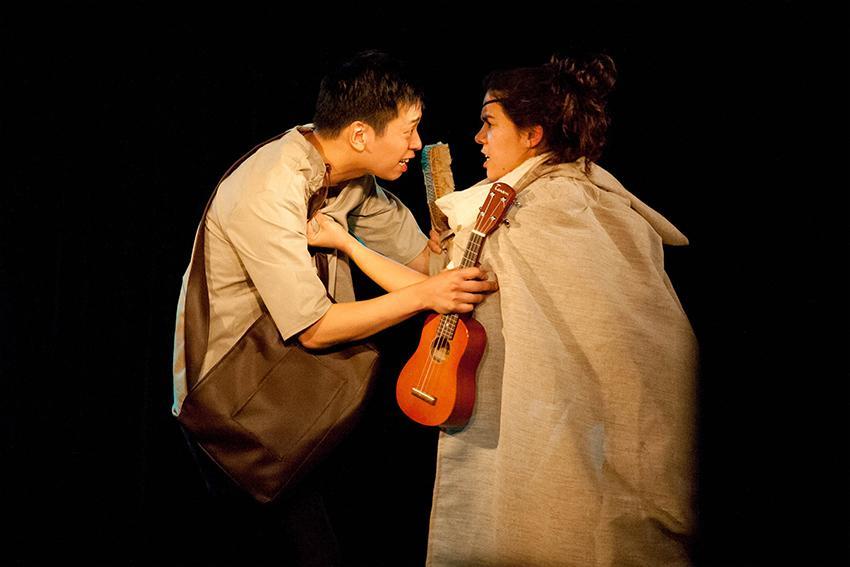 La rivière à l'envers - Tomek - Essaïon | THEATREonline