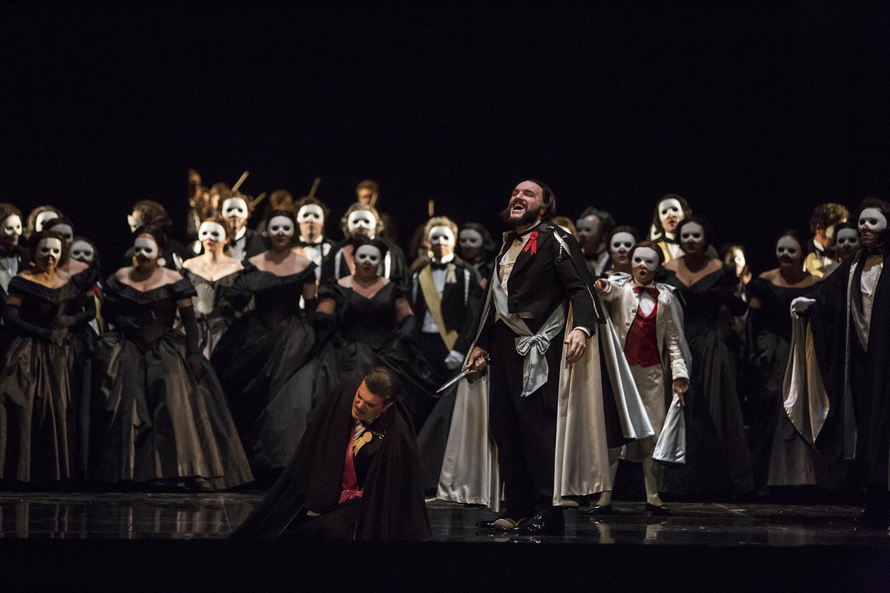 Un bal masqué - Opéra Bastille | THEATREonline