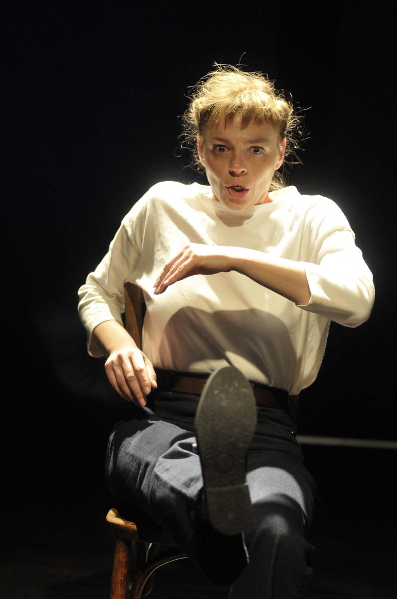 La Femme à qui rien n'arrive - La Scala Paris | THEATREonline