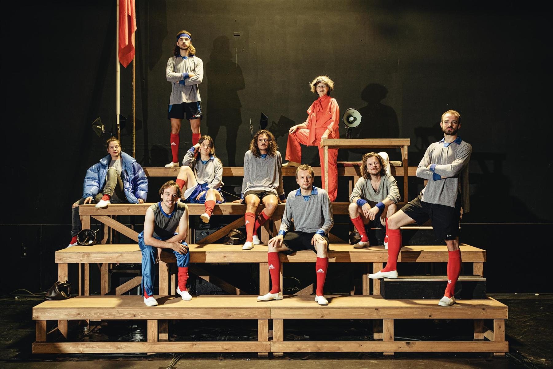 Spectacle Point Miet Warlop - One Song - Points communs - Théâtre des Louvrais ...