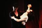 Deux danseurs qui dansent un tango