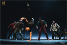Les champions du monde de danse hip hop revisitent l’époque de la proh
